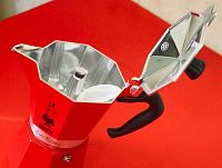 Гейзерная кофеварка Bialetti Moka Express EMOTION RED 3 порции красная СЛ